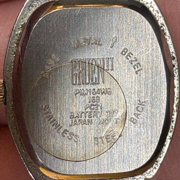 Vintage Women's GRUEN II Watch Silver Mother of Pearl New Battery - Picture 5 of 5